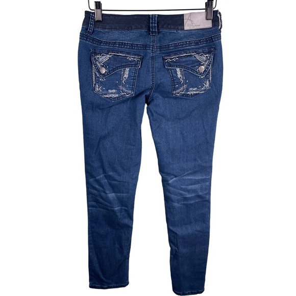 Ariya Distressed Skinny Cut Low Rise Stylish Trendy Women's Jeans Size 7/8 - Picture 3 of 12